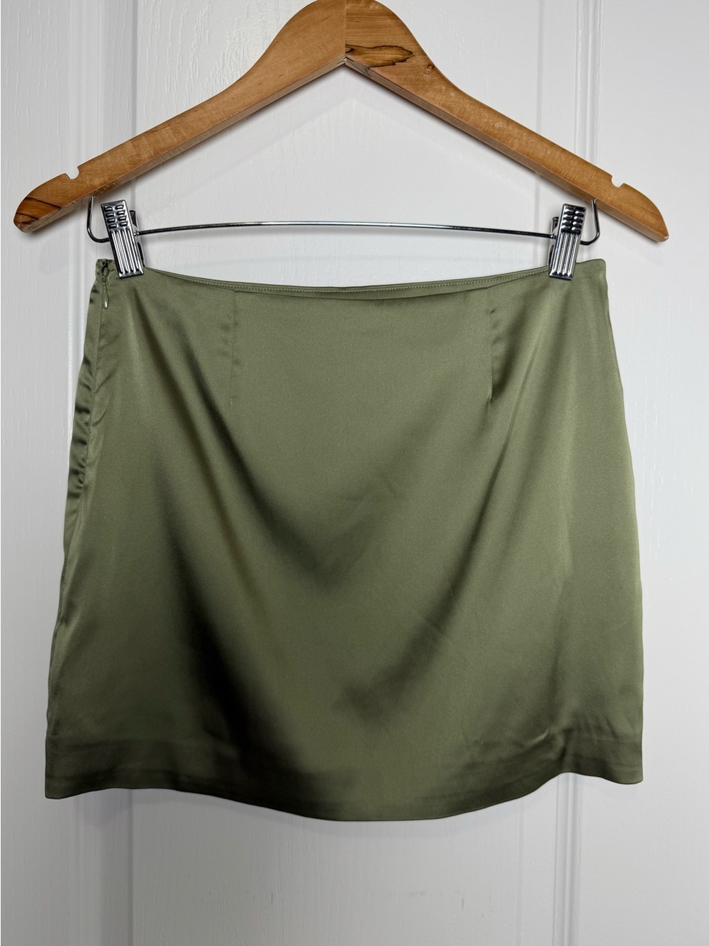 Aritzia Sunday Best Rocco Satin Skirt Sage Green Size 4 - Picture 2 of 7